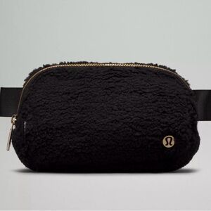 NWT Lululemon Everywhere Belt Bag 1L Fleece Black